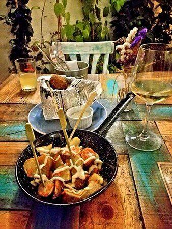 Vintage Terraza Bar