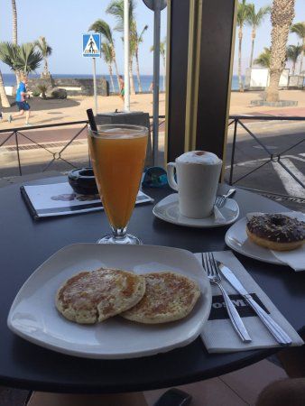 Dosmil Market Cafe