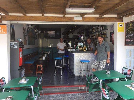HotLine Bar