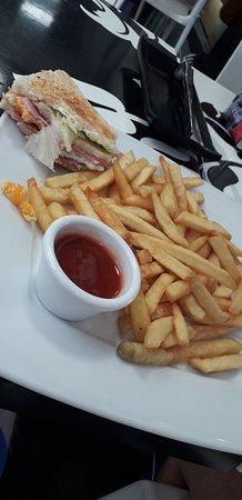 Los Roques Cafeteria Bar
