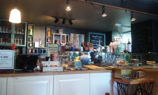 Eclectico Cafe C B