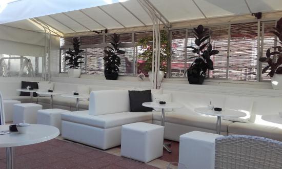 Mauu Bar Café