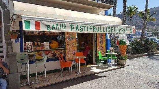 Bacio Pastifrulligelleria