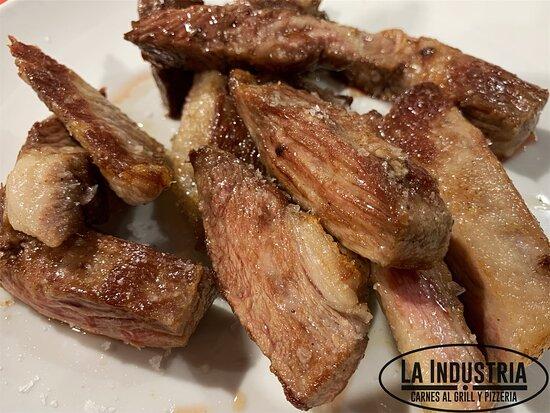 La Industria Grill & Pizzeria