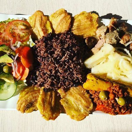 La Esquinita Latina